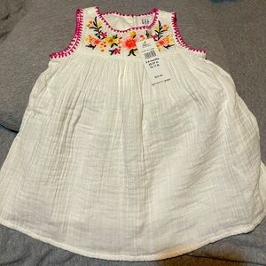 Baby gap baby girl dresses.All white with embroidery flower dress.3 button back.